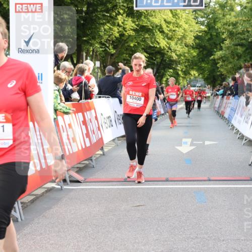 08.06.2024 - REWE Women's Run Strokosch-Dieckow http://msf.ph/oto/6248595 09.06.2024 10:03:25 Ziel 10111, 10168, 10400, 10540 meine-sportfotos.de