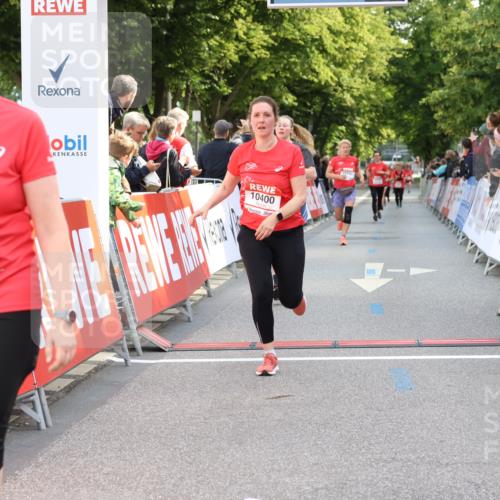 08.06.2024 - REWE Women's Run Strokosch-Dieckow http://msf.ph/oto/6248600 09.06.2024 10:03:25 Ziel 10111, 10168, 10400, 10540 meine-sportfotos.de