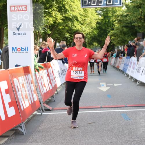 08.06.2024 - REWE Women's Run Strokosch-Dieckow http://msf.ph/oto/6248642 09.06.2024 10:03:34 Ziel 10183, 10426, 10540, 10667, 10702 meine-sportfotos.de