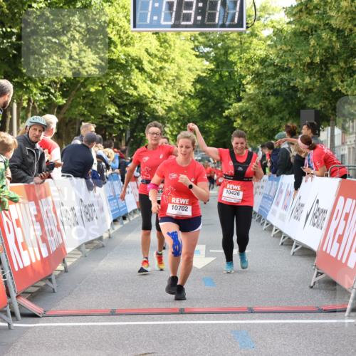 08.06.2024 - REWE Women's Run Strokosch-Dieckow http://msf.ph/oto/6248645 09.06.2024 10:03:40 Ziel 10032, 10426, 10667, 10702 meine-sportfotos.de