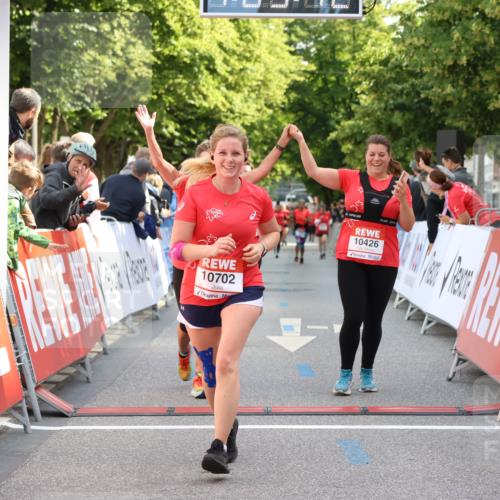 08.06.2024 - REWE Women's Run Strokosch-Dieckow http://msf.ph/oto/6248657 09.06.2024 10:03:41 Ziel 10032, 10426, 10667, 10702 meine-sportfotos.de