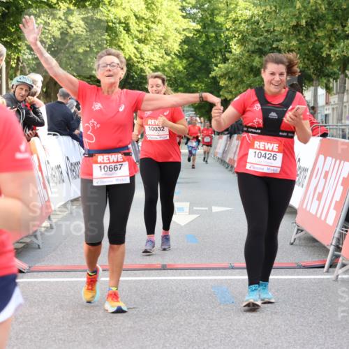08.06.2024 - REWE Women's Run Strokosch-Dieckow http://msf.ph/oto/6248663 09.06.2024 10:03:43 Ziel 10032, 10230, 10236, 10426, 10667, 10702 meine-sportfotos.de