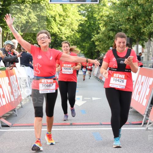 08.06.2024 - REWE Women's Run Strokosch-Dieckow http://msf.ph/oto/6248669 09.06.2024 10:03:43 Ziel 10032, 10230, 10236, 10426, 10667, 10702 meine-sportfotos.de