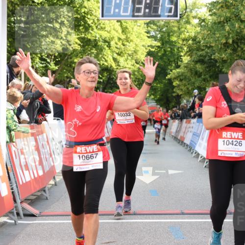08.06.2024 - REWE Women's Run Strokosch-Dieckow http://msf.ph/oto/6248672 09.06.2024 10:03:44 Ziel 10032, 10230, 10236, 10426, 10667, 10702 meine-sportfotos.de