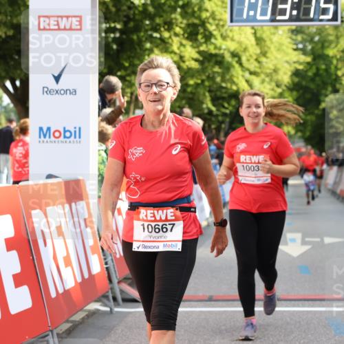 08.06.2024 - REWE Women's Run Strokosch-Dieckow http://msf.ph/oto/6248680 09.06.2024 10:03:45 Ziel 10032, 10230, 10236, 10426, 10667, 10702 meine-sportfotos.de