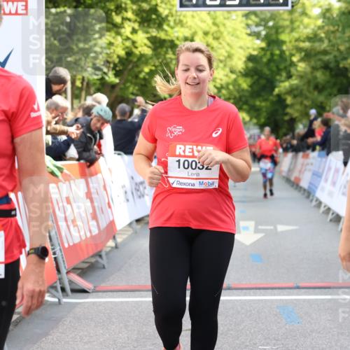 08.06.2024 - REWE Women's Run Strokosch-Dieckow http://msf.ph/oto/6248689 09.06.2024 10:03:46 Ziel 10032, 10230, 10236, 10426, 10667, 10702 meine-sportfotos.de