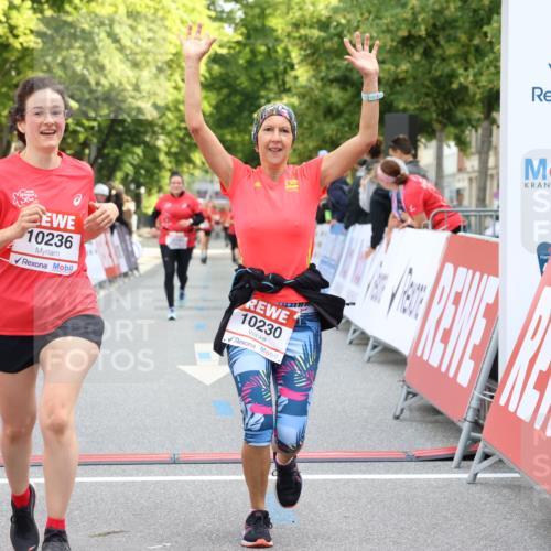 08.06.2024 - REWE Women's Run Strokosch-Dieckow http://msf.ph/oto/6248713 09.06.2024 10:03:52 Ziel 10197, 10230, 10236, 10344 meine-sportfotos.de