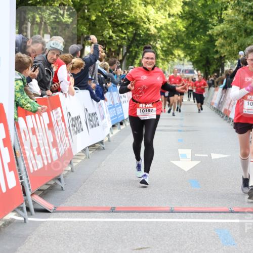 08.06.2024 - REWE Women's Run Strokosch-Dieckow http://msf.ph/oto/6248725 09.06.2024 10:03:55 Ziel 10197, 10230, 10236, 10344 meine-sportfotos.de