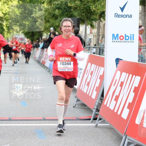 08.06.2024 - REWE Women's Run Strokosch-Dieckow http://msf.ph/oto/6248731 09.06.2024 10:03:57 Ziel 10197, 10344 meine-sportfotos.de