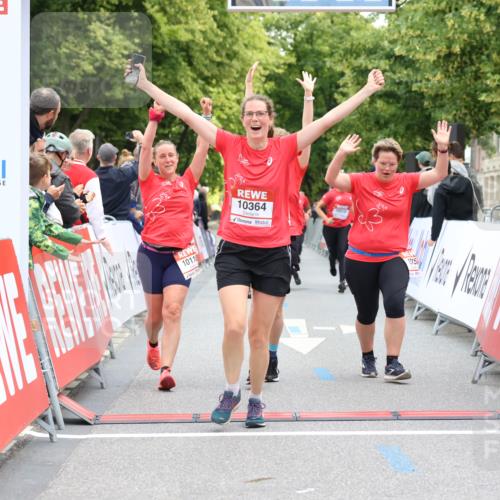 08.06.2024 - REWE Women's Run Strokosch-Dieckow http://msf.ph/oto/6248758 09.06.2024 10:04:07 Ziel 10087, 10097, 10118, 10153, 10154, 10178, 10338, 10364, 10374 meine-sportfotos.de