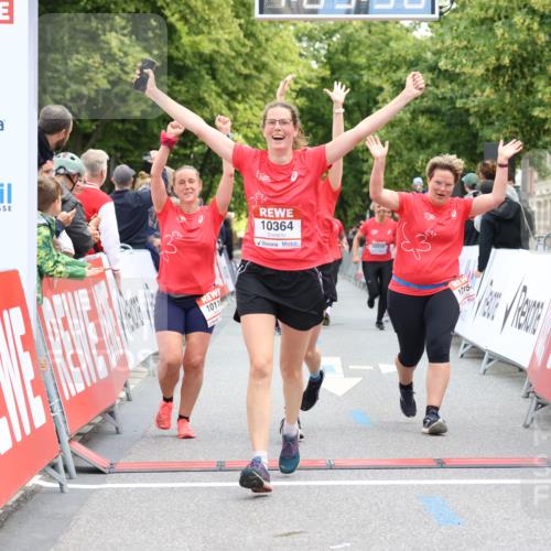 08.06.2024 - REWE Women's Run Strokosch-Dieckow http://msf.ph/oto/6248761 09.06.2024 10:04:07 Ziel 10087, 10097, 10118, 10153, 10154, 10178, 10338, 10364, 10374 meine-sportfotos.de