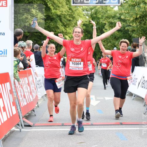 08.06.2024 - REWE Women's Run Strokosch-Dieckow http://msf.ph/oto/6248767 09.06.2024 10:04:07 Ziel 10087, 10097, 10118, 10153, 10154, 10178, 10338, 10364, 10374 meine-sportfotos.de