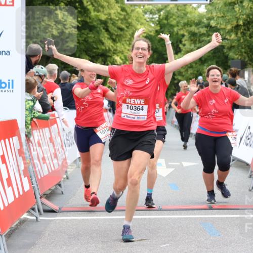 08.06.2024 - REWE Women's Run Strokosch-Dieckow http://msf.ph/oto/6248773 09.06.2024 10:04:08 Ziel 10087, 10097, 10118, 10153, 10154, 10178, 10338, 10364, 10374 meine-sportfotos.de