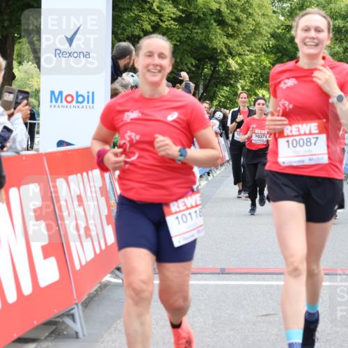 08.06.2024 - REWE Women's Run Strokosch-Dieckow http://msf.ph/oto/6248784 09.06.2024 10:04:10 Ziel 10087, 10097, 10118, 10153, 10154, 10178, 10338, 10364, 10374, 10464 meine-sportfotos.de