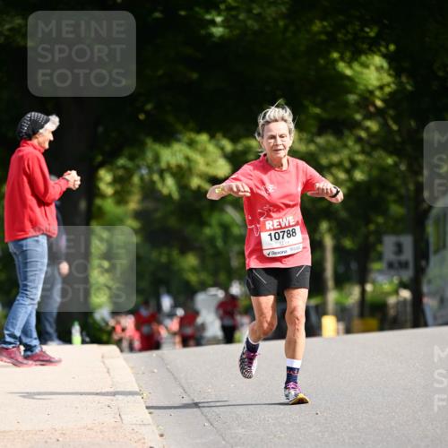 08.06.2024 - REWE Women's Run Dr. Thomas Lammeyer http://msf.ph/oto/6248799 09.06.2024 09:41:48 Laufen 10788 meine-sportfotos.de