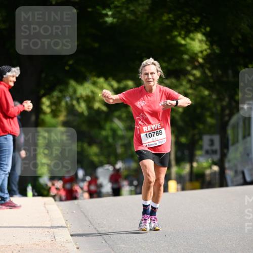 08.06.2024 - REWE Women's Run Dr. Thomas Lammeyer http://msf.ph/oto/6248800 09.06.2024 09:41:48 Laufen 10788 meine-sportfotos.de