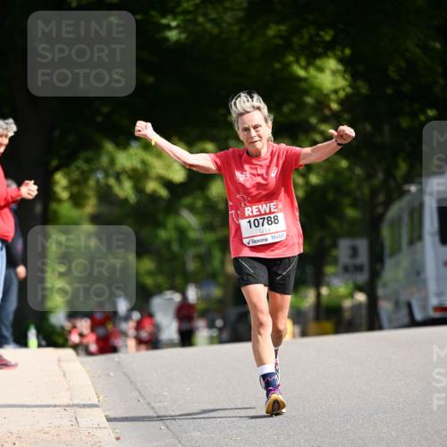 08.06.2024 - REWE Women's Run Dr. Thomas Lammeyer http://msf.ph/oto/6248802 09.06.2024 09:41:48 Laufen 10788 meine-sportfotos.de