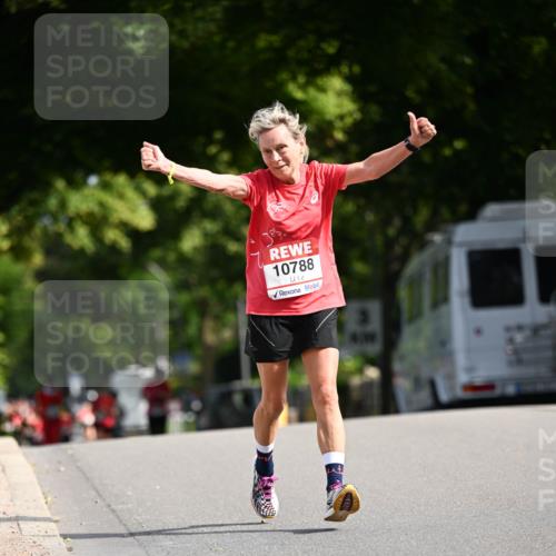 08.06.2024 - REWE Women's Run Dr. Thomas Lammeyer http://msf.ph/oto/6248805 09.06.2024 09:41:48 Laufen 10788 meine-sportfotos.de