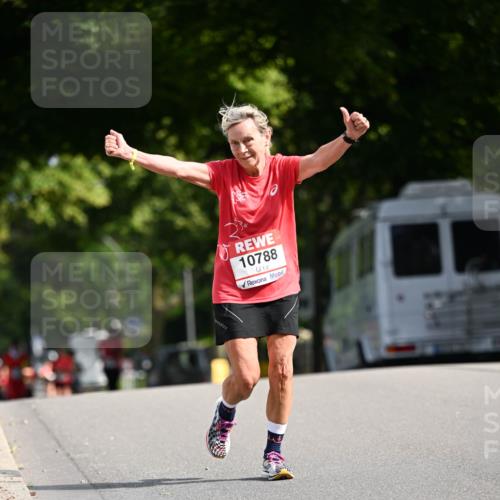 08.06.2024 - REWE Women's Run Dr. Thomas Lammeyer http://msf.ph/oto/6248806 09.06.2024 09:41:48 Laufen 10788 meine-sportfotos.de