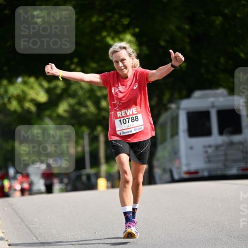 08.06.2024 - REWE Women's Run Dr. Thomas Lammeyer http://msf.ph/oto/6248808 09.06.2024 09:41:48 Laufen 10788 meine-sportfotos.de