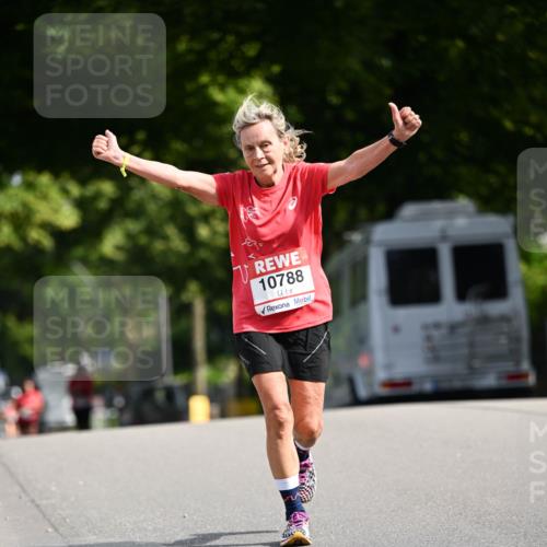 08.06.2024 - REWE Women's Run Dr. Thomas Lammeyer http://msf.ph/oto/6248809 09.06.2024 09:41:49 Laufen 10788 meine-sportfotos.de