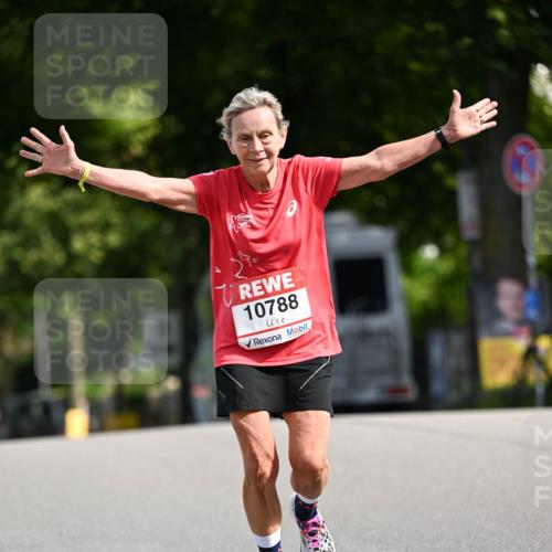08.06.2024 - REWE Women's Run Dr. Thomas Lammeyer http://msf.ph/oto/6248817 09.06.2024 09:41:49 Laufen 10788 meine-sportfotos.de