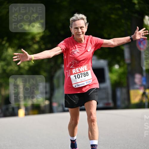 08.06.2024 - REWE Women's Run Dr. Thomas Lammeyer http://msf.ph/oto/6248818 09.06.2024 09:41:49 Laufen 10788 meine-sportfotos.de