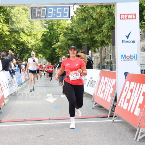 08.06.2024 - REWE Women's Run Strokosch-Dieckow http://msf.ph/oto/6248819 09.06.2024 10:04:28 Ziel 10140, 10433, 10674 meine-sportfotos.de