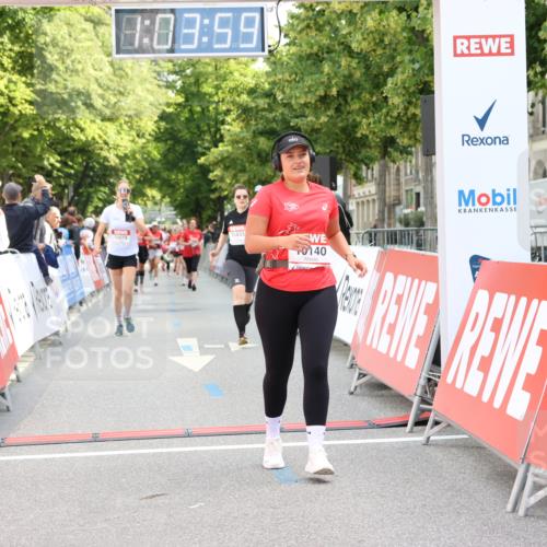 08.06.2024 - REWE Women's Run Strokosch-Dieckow http://msf.ph/oto/6248825 09.06.2024 10:04:28 Ziel 10140, 10433, 10674 meine-sportfotos.de