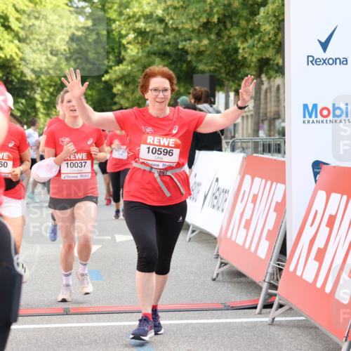 08.06.2024 - REWE Women's Run Strokosch-Dieckow http://msf.ph/oto/6248889 09.06.2024 10:04:39 Ziel 10037, 10188, 10560, 10570, 10596, 10696, 10707, 10721, 10742 meine-sportfotos.de