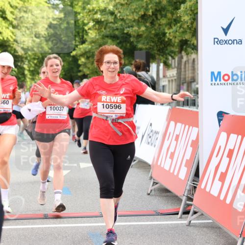 08.06.2024 - REWE Women's Run Strokosch-Dieckow http://msf.ph/oto/6248892 09.06.2024 10:04:39 Ziel 10037, 10188, 10560, 10570, 10596, 10696, 10707, 10721, 10742 meine-sportfotos.de