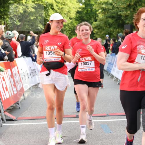 08.06.2024 - REWE Women's Run Strokosch-Dieckow http://msf.ph/oto/6248898 09.06.2024 10:04:41 Ziel 10037, 10188, 10560, 10570, 10596, 10696, 10707, 10721, 10742 meine-sportfotos.de