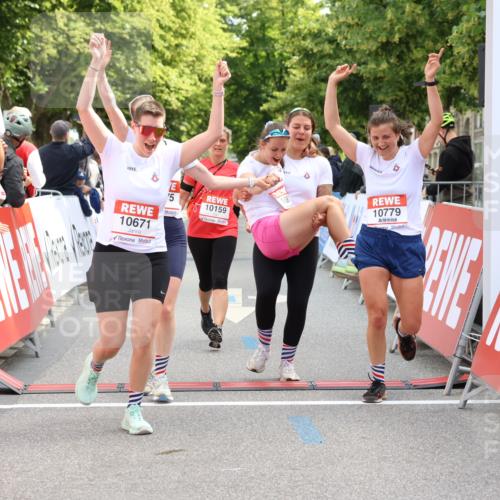 08.06.2024 - REWE Women's Run Strokosch-Dieckow http://msf.ph/oto/6248934 09.06.2024 10:04:50 Ziel 10159, 10570, 10671, 10672, 10673, 10675, 10707, 10721, 10779 meine-sportfotos.de