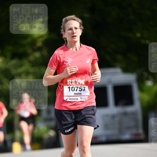 08.06.2024 - REWE Women's Run Dr. Thomas Lammeyer http://msf.ph/oto/6248935 09.06.2024 09:42:15 Laufen 10757 meine-sportfotos.de