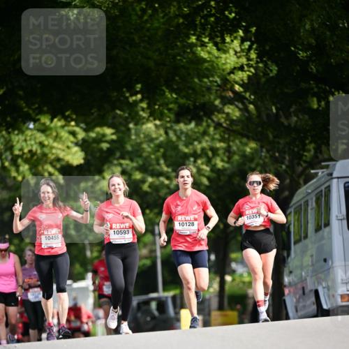 08.06.2024 - REWE Women's Run Dr. Thomas Lammeyer http://msf.ph/oto/6248947 09.06.2024 09:42:17 Laufen 30, 10351, 10128, 10593, 10455, 1117 meine-sportfotos.de