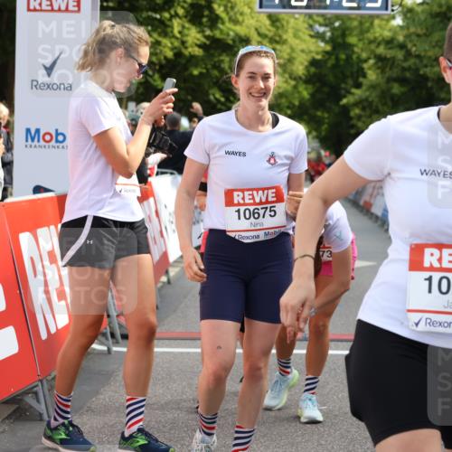 08.06.2024 - REWE Women's Run Strokosch-Dieckow http://msf.ph/oto/6248949 09.06.2024 10:04:53 Ziel 10159, 10671, 10672, 10673, 10675, 10779 meine-sportfotos.de