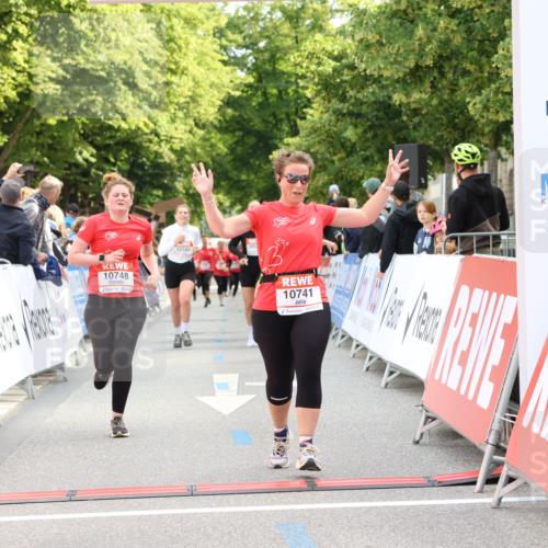 08.06.2024 - REWE Women's Run Strokosch-Dieckow http://msf.ph/oto/6248967 09.06.2024 10:05:03 Ziel 10180, 10202, 10262, 10741, 10748 meine-sportfotos.de