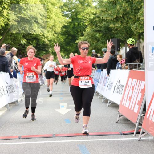 08.06.2024 - REWE Women's Run Strokosch-Dieckow http://msf.ph/oto/6248970 09.06.2024 10:05:03 Ziel 10180, 10202, 10262, 10741, 10748 meine-sportfotos.de