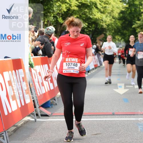 08.06.2024 - REWE Women's Run Strokosch-Dieckow http://msf.ph/oto/6248991 09.06.2024 10:05:05 Ziel 10180, 10202, 10262, 10741, 10748 meine-sportfotos.de