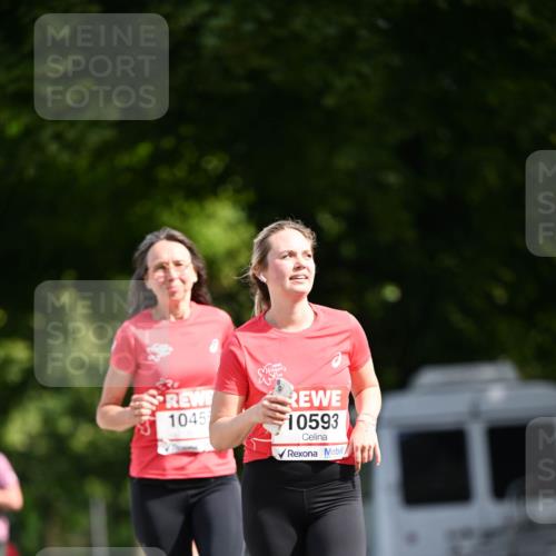 08.06.2024 - REWE Women's Run Dr. Thomas Lammeyer http://msf.ph/oto/6249001 09.06.2024 09:42:22 Laufen 1045, 10593 meine-sportfotos.de
