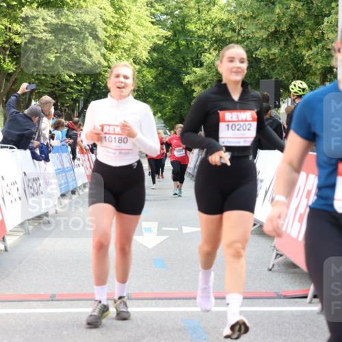 08.06.2024 - REWE Women's Run Strokosch-Dieckow http://msf.ph/oto/6249012 09.06.2024 10:05:09 Ziel 10155, 10180, 10202, 10262, 10356, 10454, 10508, 10643, 10741, 10748 meine-sportfotos.de