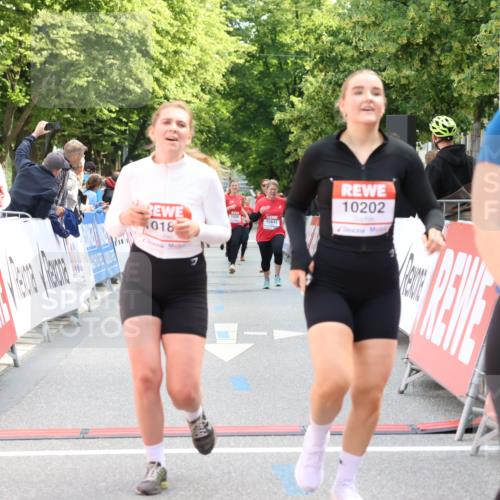 08.06.2024 - REWE Women's Run Strokosch-Dieckow http://msf.ph/oto/6249017 09.06.2024 10:05:09 Ziel 10155, 10180, 10202, 10262, 10356, 10454, 10508, 10643, 10741, 10748 meine-sportfotos.de