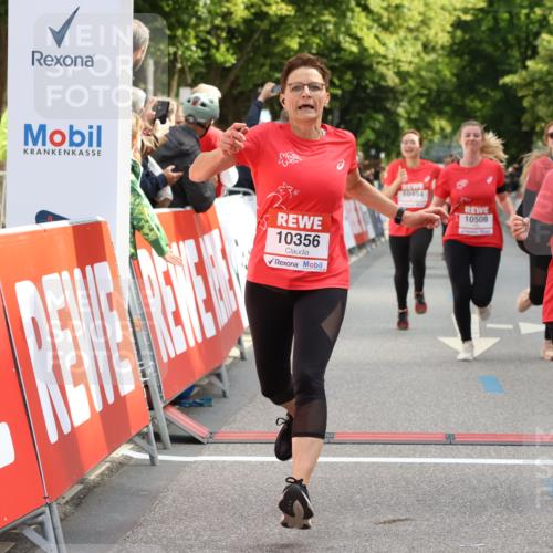 08.06.2024 - REWE Women's Run Strokosch-Dieckow http://msf.ph/oto/6249039 09.06.2024 10:05:14 Ziel 10155, 10180, 10194, 10196, 10356, 10454, 10508, 10643 meine-sportfotos.de