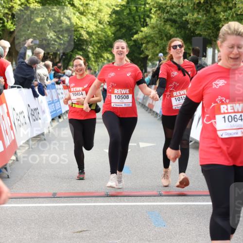 08.06.2024 - REWE Women's Run Strokosch-Dieckow http://msf.ph/oto/6249052 09.06.2024 10:05:15 Ziel 10155, 10194, 10196, 10356, 10454, 10508, 10537, 10643 meine-sportfotos.de