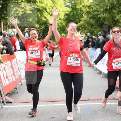08.06.2024 - REWE Women's Run Strokosch-Dieckow http://msf.ph/oto/6249058 09.06.2024 10:05:16 Ziel 10155, 10194, 10196, 10356, 10454, 10508, 10537, 10643 meine-sportfotos.de