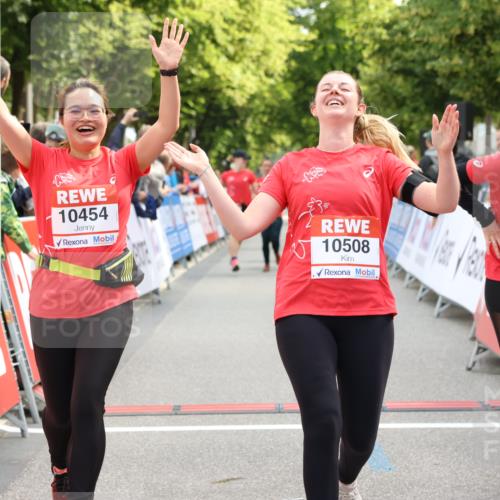 08.06.2024 - REWE Women's Run Strokosch-Dieckow http://msf.ph/oto/6249072 09.06.2024 10:05:17 Ziel 10155, 10194, 10196, 10356, 10454, 10508, 10537, 10643 meine-sportfotos.de