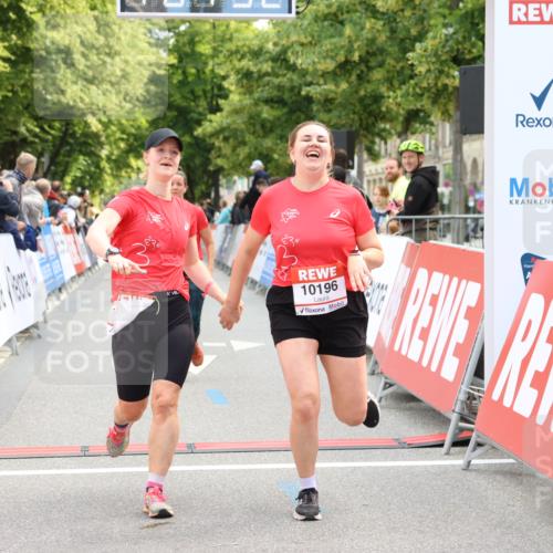 08.06.2024 - REWE Women's Run Strokosch-Dieckow http://msf.ph/oto/6249083 09.06.2024 10:05:21 Ziel 10155, 10194, 10196, 10454, 10508, 10537, 10543 meine-sportfotos.de
