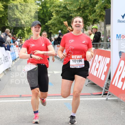 08.06.2024 - REWE Women's Run Strokosch-Dieckow http://msf.ph/oto/6249092 09.06.2024 10:05:22 Ziel 10194, 10196, 10454, 10537, 10543 meine-sportfotos.de