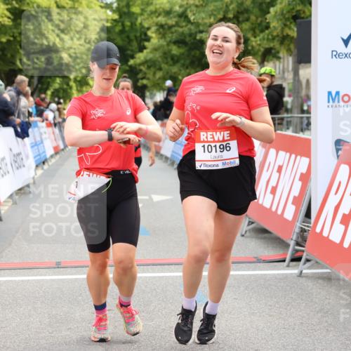 08.06.2024 - REWE Women's Run Strokosch-Dieckow http://msf.ph/oto/6249094 09.06.2024 10:05:22 Ziel 10194, 10196, 10454, 10537, 10543 meine-sportfotos.de