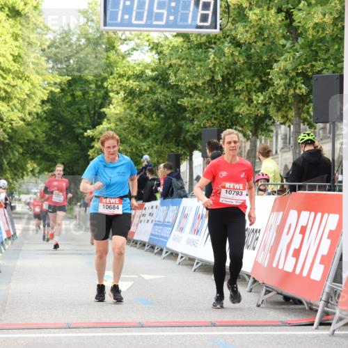 08.06.2024 - REWE Women's Run Strokosch-Dieckow http://msf.ph/oto/6249120 09.06.2024 10:05:48 Ziel 10254, 10461, 10684, 10793 meine-sportfotos.de